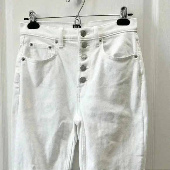 Gap High  Rise Slim Straight Leg Cigarette Jeans Button Fly White Denim Size 26 - Picture 7 of 14